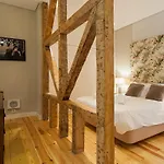 Апартаменти Guesready - Exclusive Flat Near Cathedral Лісабон